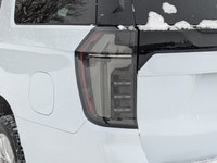 Powerful 6.2L V8 engine with 4x4 drive - Luxurious leather interior with panoramic sunroof - Advance... (image 8)