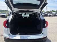 One Owner, Elevation Edition, GMC Pro Grade Pkg, 2.0L, Navigation, Driver Alert Pkg, P/Sunroof, Adap... (image 4)