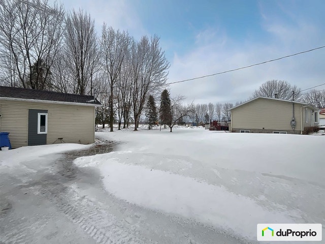 $335,000 - Bungalow for sale in Champlain — photo 2