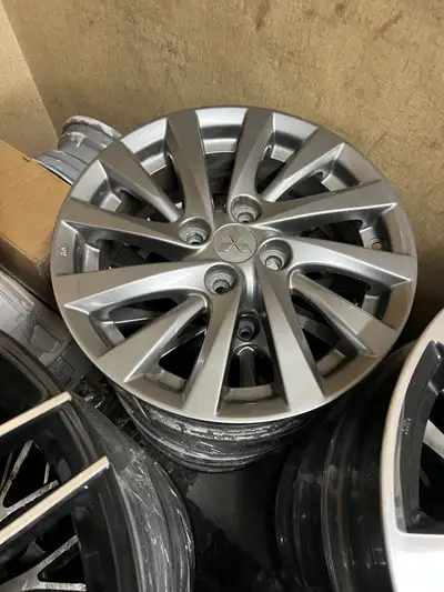 4x100 Mitsubishi centre de Pneus mtl est 11251 rue notre dame est 514-507-5177