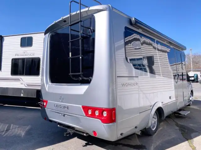 2026 Leisure Travel Wonder 24RTB in RVs & Motorhomes in Bedford - Image 40