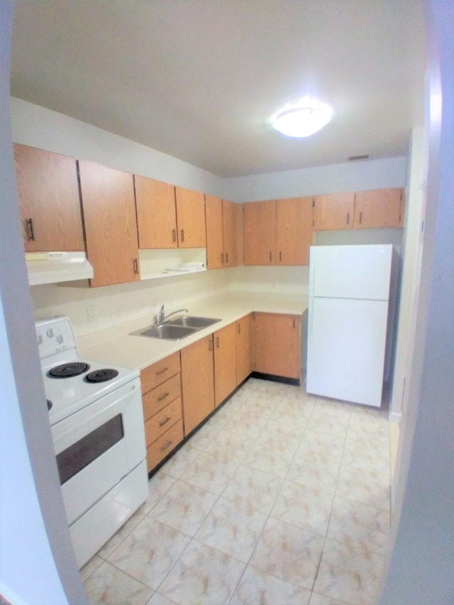 RIVERVIEW APARTMENTS Bachelor & 2 Bdrm Suites Available Long Term