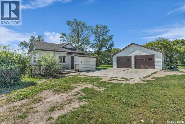 Clavet Acreage Blucher Rm No. 343, Saskatchewan in Houses for Sale in Saskatoon - Image 3