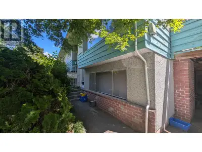 Developers and Investors Alert: Large lot (8048 sqft) Potential land assembly for multifamily develo...