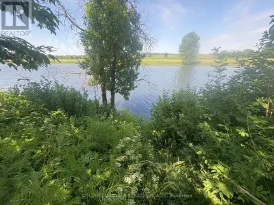 Opportunity is knocking! Here is a chance to own waterfront property only 20 min to Kanata. Fall in...