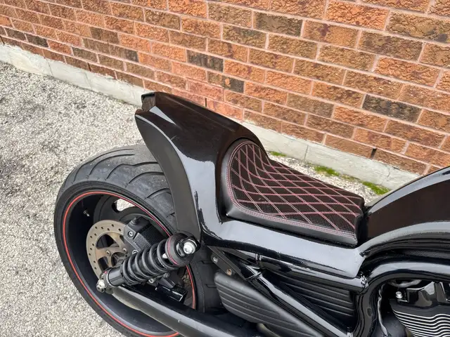 2011 Harley-Davidson V-Rod **CUSTOM BODY KIT** **VANCE & HINES P in Street, Cruisers & Choppers in Markham / York Region - Image 10
