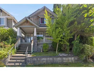 Huge 4489 sqft home priced at just $356/sqft! Ideal for large families or investor -8 beds across 3...