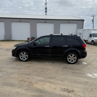 BLOWOUT PRICE!!!! 8.4" INFOTAINMENT SCREEN!! 7 PASSENGER!! LOW KMS!!! NAVIGATION!! HEATED LEATHER!!... (image 5)