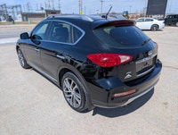 2017 Infiniti QX50 AWD 3.7L V6. 158,000km Clean title and safetied. Leather interior Sunroof Power s... (image 5)