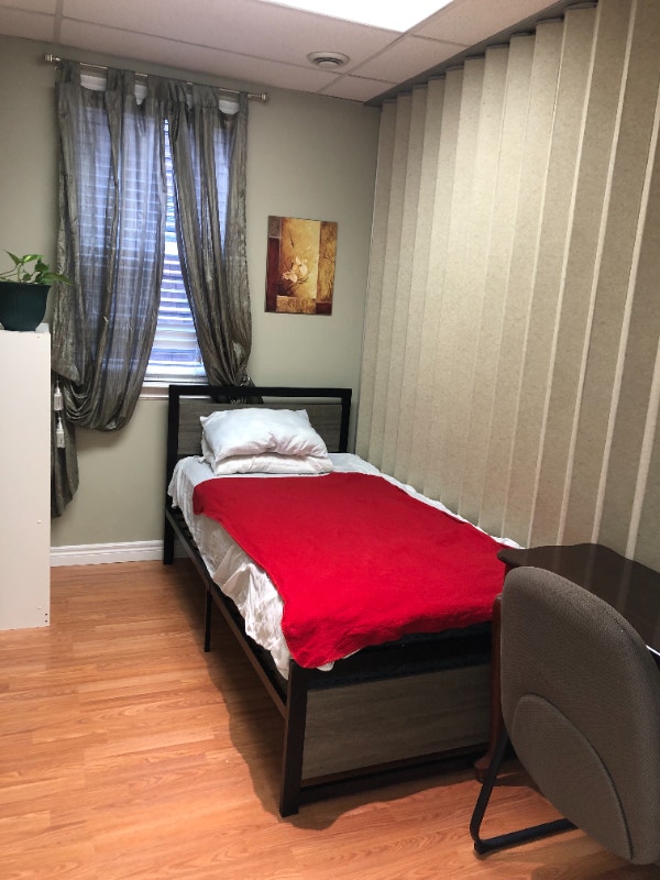 1 renovated bedroom on Halifax Quinpool road for rent ASAP Room