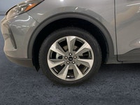 Check out this vehicle's pictures, features, options and specs, and let us know if you have any ques... (image 8)