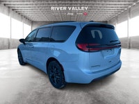 ADAPTIVE CRUISE CONTROL, POWER LIFTGATE, HEATED FRONT SEATS, HEATED STEERING WHEEL, REMOTE ENGINE ST... (image 4)