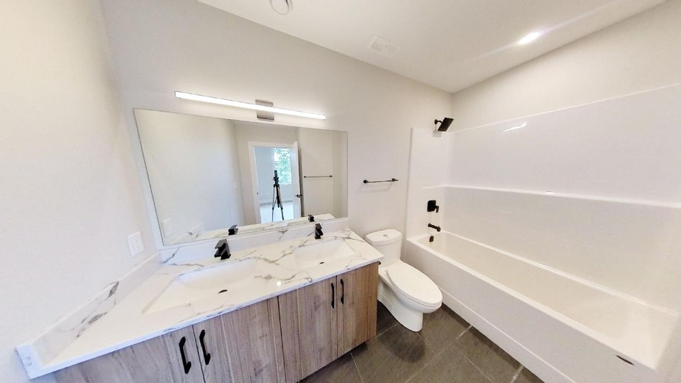 TWO BEDROOM APARTMENT IN BRAND NEW BUILDING STEPS FROM DOWNTOWN! 4