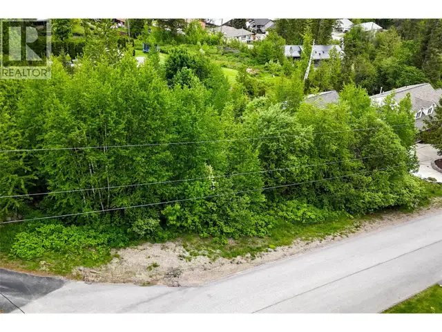 28 EVERGREEN Avenue Fruitvale, British Columbia in Land for Sale in Nelson - Image 5