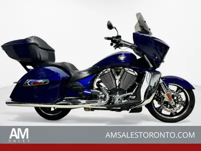 Super clean 2011 Victory Cross Country with a colour matching tour pack, Victory performance pipes,...