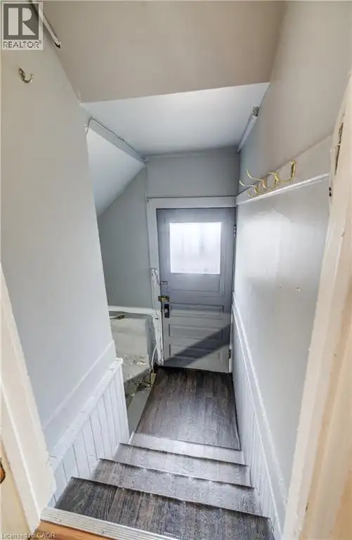 698 KING Street W Kitchener, Ontario in Houses for Sale in Kitchener / Waterloo - Image 17