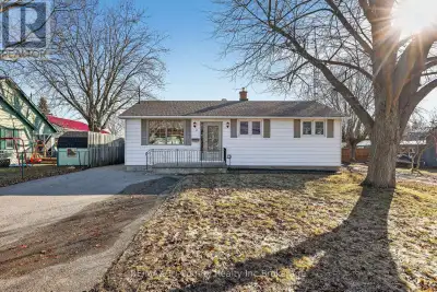 3 bedroom bungalow with 1 car detached garage, located in a quiet area of town. Pride of ownership i...