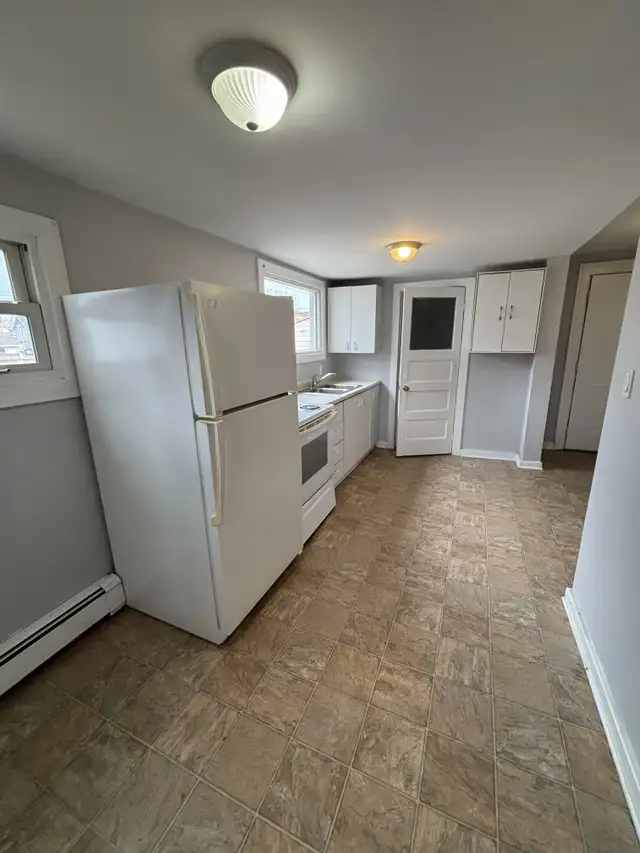 2-184 Christina St S – 1-Bedroom Apt (Near Riverfront) in Long Term Rentals in Sarnia - Image 16