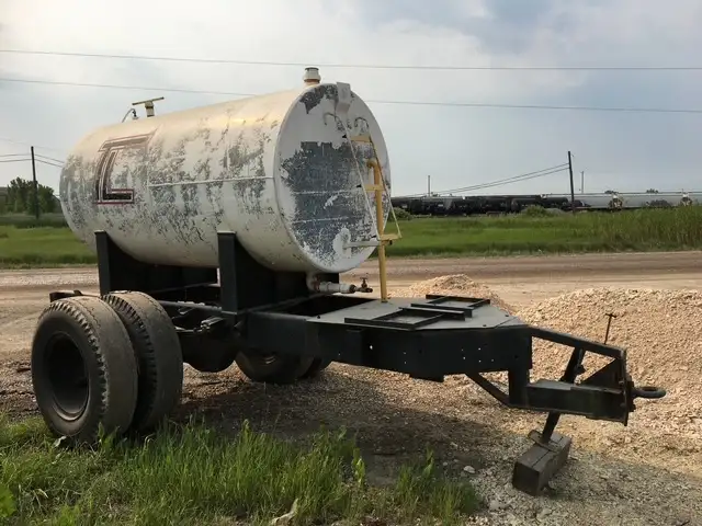 750 gallon steel water tank - Trailer with spray bar in Other in Winnipeg - Image 2