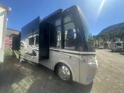 Welcome to Rock Island RV only 55000 kms CONSINGMENT !!!! Please call for more info and ask about ou...