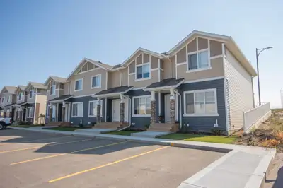 Welcome to Belmont Village 2 Storey Townhomes in gorgeous Sylvan Lake. Let Laebon Rental Communities...