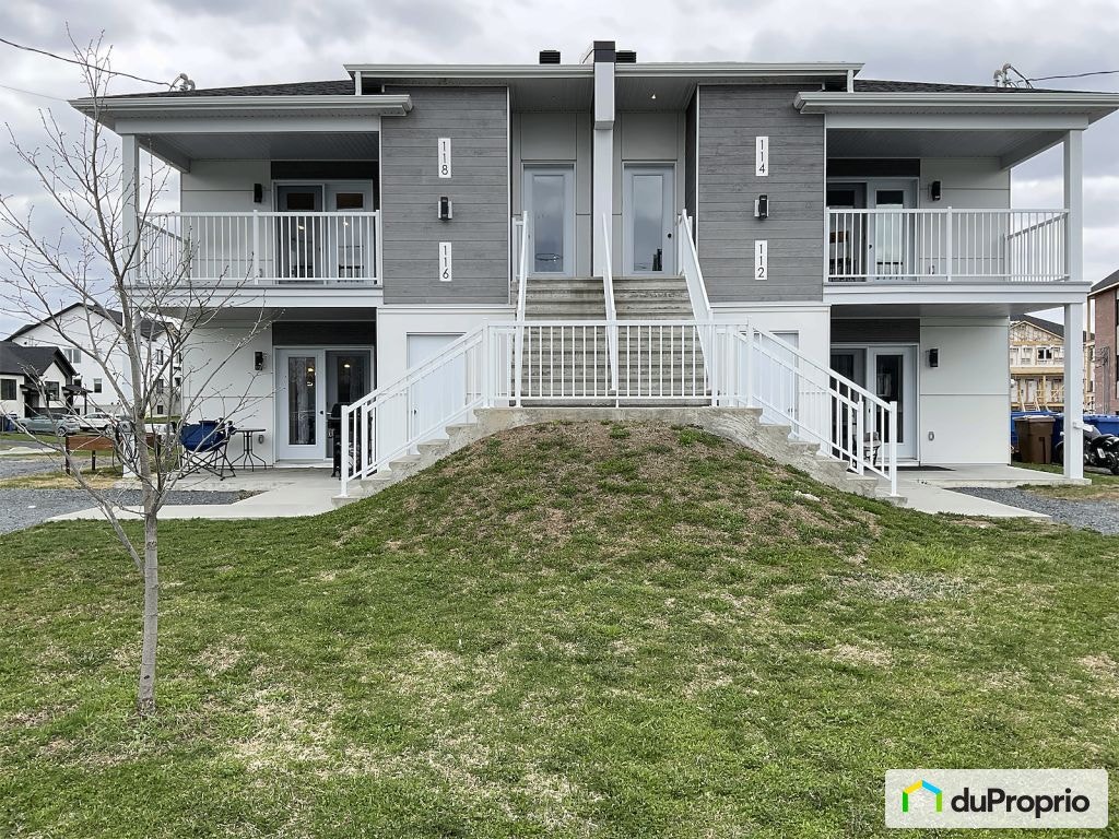 $1,045,000 - Quadruplex for sale in East Angus — photo 1