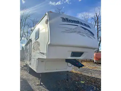 please contact Mike at 250-488-4027 for more information Double Slide Montana Fifth Wheel w/Rear Liv...