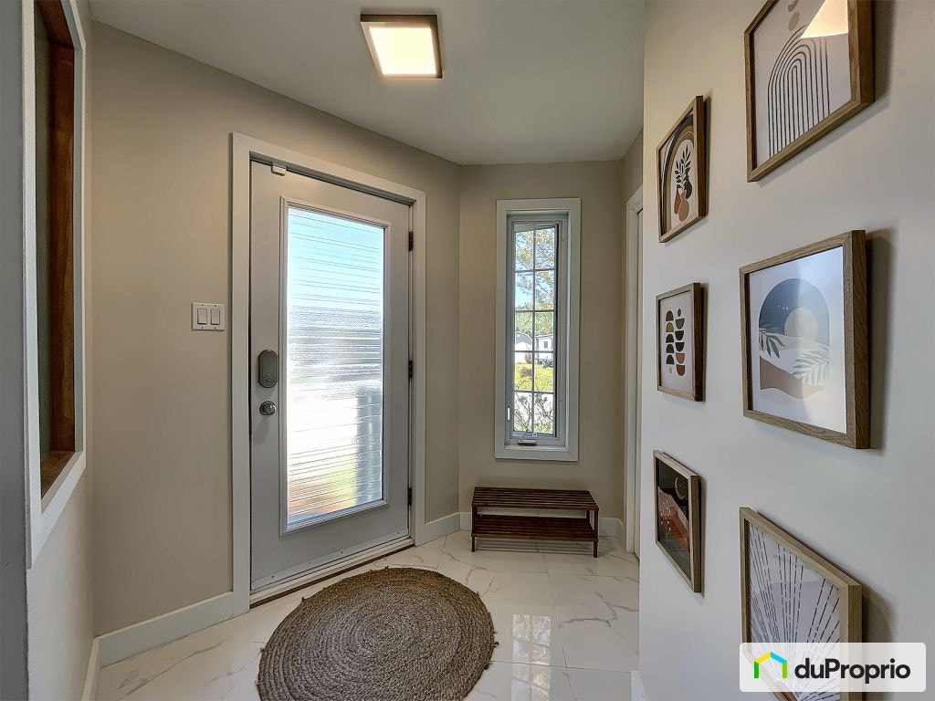 $639,000 - 1 1/2 Storey for sale in Chicoutimi (Chicoutimi) — photo 2