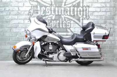 2009 Harley-Davidson Ultra Classic FLHTCU for sale. This one is mostly stock with the exception of a...