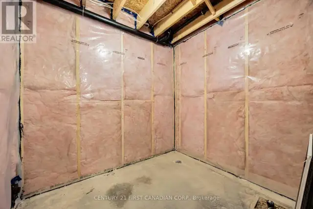9 POSTMA CRESCENT North Middlesex (Ailsa Craig), Ontario in Houses for Sale in Grand Bend - Image 26
