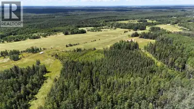 This versatile parcel is fully fenced and cross-fenced, making it ideal for livestock operations. Eq...
