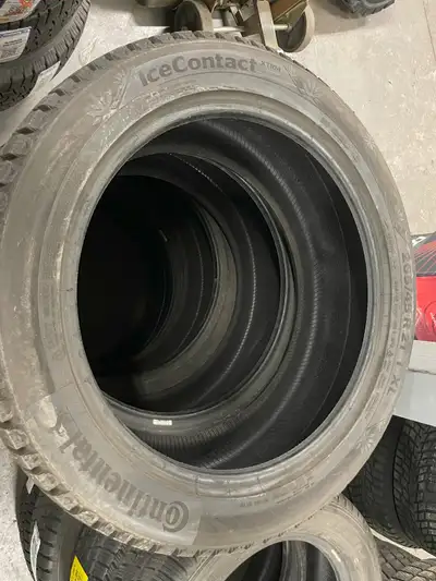 Like new et of 4 265/45R21 XL Continental IceContact Factory Studded XTRM 12/32 remaining. DOT 1422...