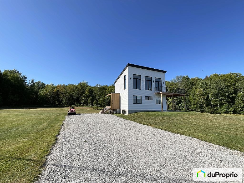 $449,000 - 2 Storey for sale in St-Romain — photo 2