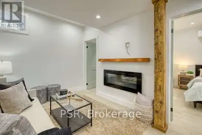 UNIT C - 51 DUPONT STREET E Waterloo, Ontario