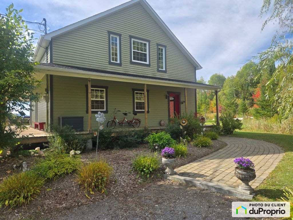 $780,000 - 2 Storey for sale in Shefford — photo 1