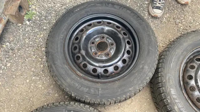 195 65 15 - RIMS AND TIRES - WINTER - HONDA ACURA in Tires & Rims in Kitchener / Waterloo - Image 3