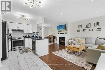 This immaculately maintained 3-storey townhouse in the desirable Lakeview community offers approxima...