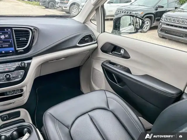 2024 Chrysler Pacifica | Touring-L | Apple CarPlay and Android in Cars & Trucks in Winnipeg - Image 29
