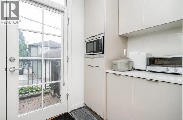 8562 OSLER STREET Vancouver, British Columbia in Condos for Sale in North Shore - Image 8