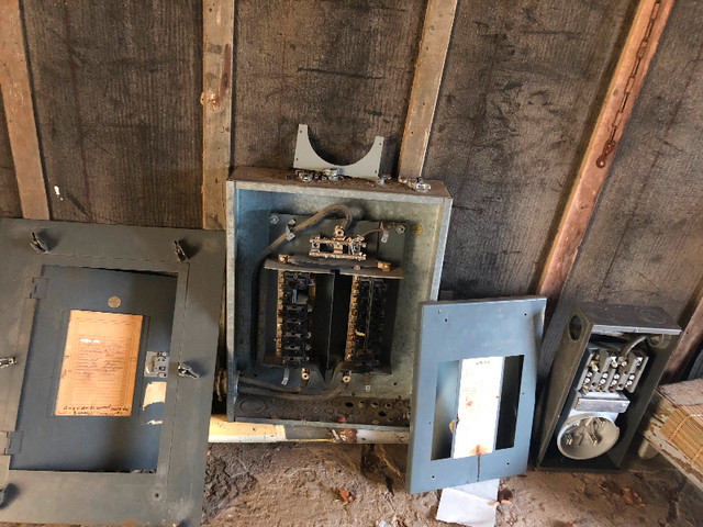 Breaker bull dog dans Électricité  à Sherbrooke - Image 2