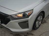 2019 Hyundai Ioniq Hybrid Essential Smart, efficient, and easy to live with this 2019 Hyundai Ioniq... (image 9)