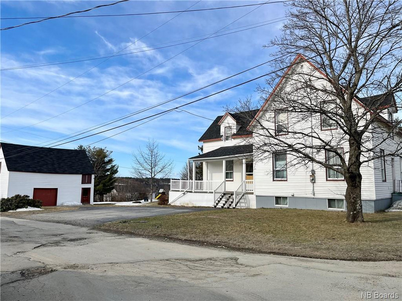 2194 King Hwy Miramichi, New Brunswick Houses for Sale
