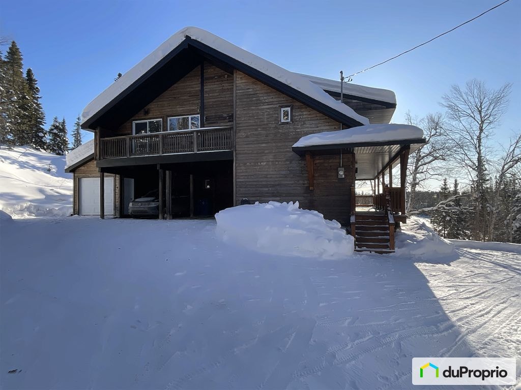 $590,000 - 2 Storey for sale in St-Honore-De-Chicoutimi — photo 1