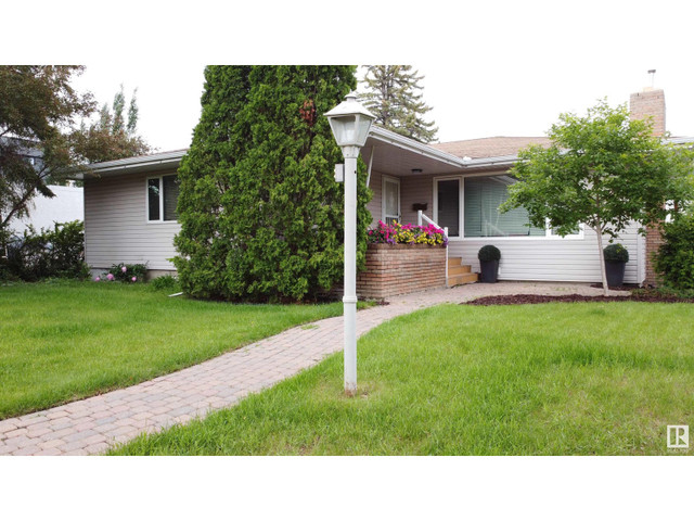 9011 138 ST NW Edmonton, Alberta in Houses for Sale in Edmonton