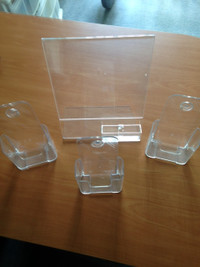 Supports d'affichage en plastique / Plastic display holders