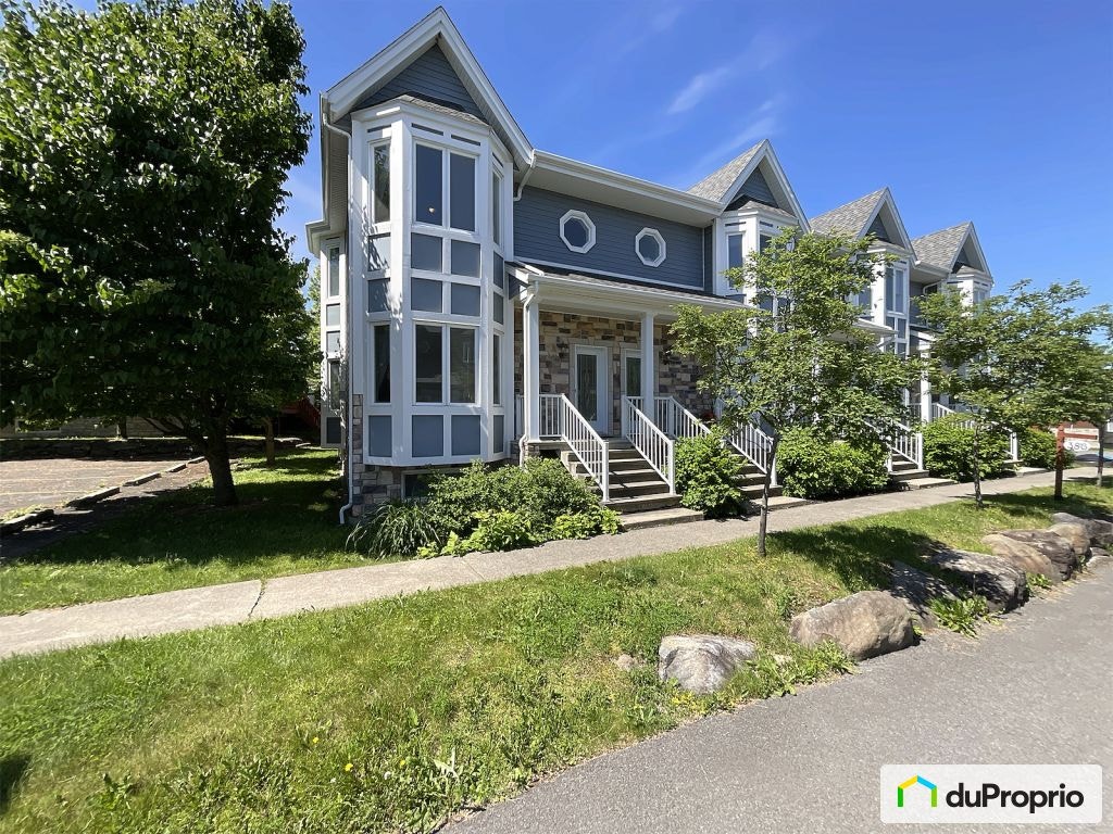 $499,000 - Townhouse for sale in Bromont — photo 1