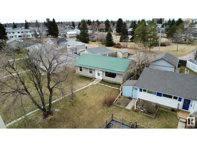 11022 161 ST NW Edmonton, Alberta in Houses for Sale in Edmonton - Image 2
