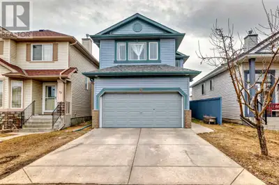 This 3+1 bed / 3.5 bath home with over 2350 sqf living space with a LARGE BONUS ROOM has been immacu...