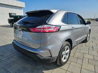 2022 Ford Edge SE AWD with 57,109 kms! Clean history with no accidents See Carfax report linked . We... (image 3)