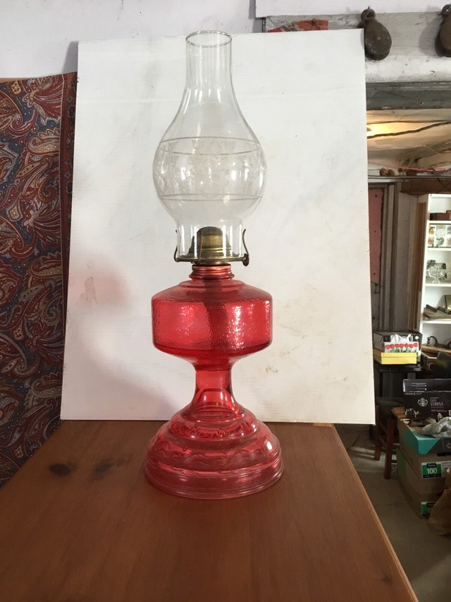 Lampe à l'huile rouge dans Art et objets de collection  à Ouest de l’Île